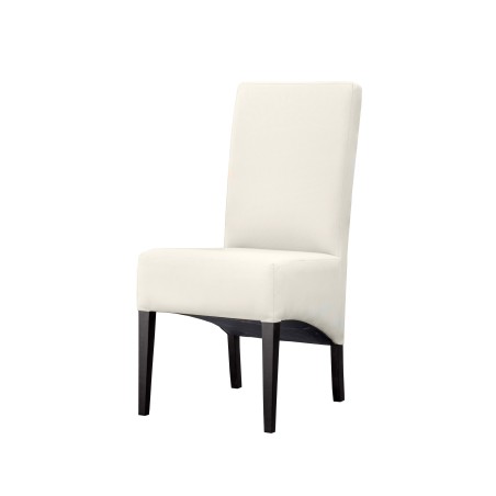 wygodne krzesła drewniane tapicerowane wyposażenie salon jadalnia restauracja hotel